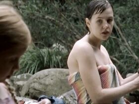 Виктория Тейн секси – Дом наводнения (2004) #6