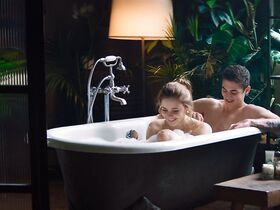 Джозефин Лэнгфорд секси – После (2019) #9