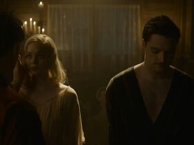 Белла Хиткот голая – Странный ангел s02e01 (2019) #2