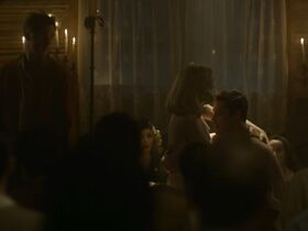 Белла Хиткот голая – Странный ангел s02e01 (2019) #5