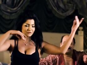 Ола Ганем секси – El Brinseesa (2013) #2