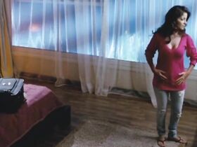 Ола Ганем секси – Feelings (2010) #1