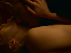 Эмма Гринвелл секси – Ладья s01e07 (2019) #17