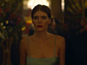 Эмма Гринвелл секси – Ладья s01e07 (2019) #3