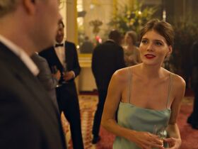 Эмма Гринвелл секси – Ладья s01e07 (2019) #4