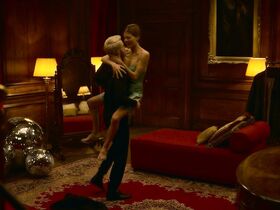 Эмма Гринвелл секси – Ладья s01e07 (2019) #7