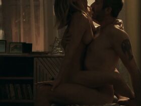 Меган Стивенсон голая – Достать коротышку s03e03 (2019) #2