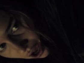 Эмилия Кларк секси – Роковая связь (2019) #3