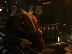 Эмили Мид секси – Двойка s03e04 (2019) #6