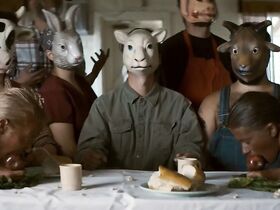 Нора Ессаян секси – Ферма (2018) #18