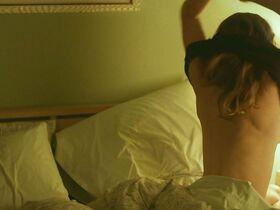 Бетани Джои Ленц секси – Пирсон s01e05 (2019)