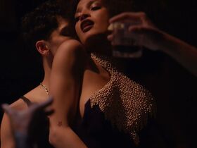 Индия Мур секси – Позируй! s02e07 (2019) #10