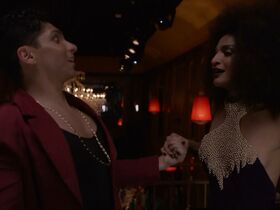 Индия Мур секси – Позируй! s02e07 (2019) #3