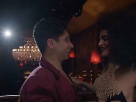 Индия Мур секси – Позируй! s02e07 (2019) #4