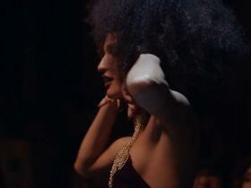 Индия Мур секси – Позируй! s02e07 (2019) #5