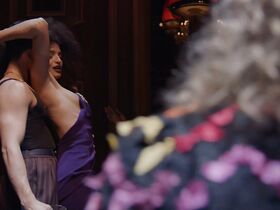 Индия Мур секси – Позируй! s02e07 (2019) #8