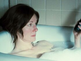 Лора Линни секси – Дикари (2007) #9