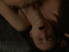 Джулия Голдани Тейес секси – Любовники s05e04 (2019)