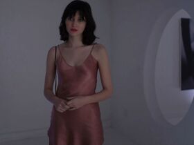 Джулия Голдани Тейес секси – Любовники s05e04 (2019) #10