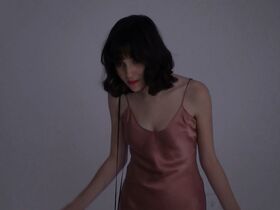 Джулия Голдани Тейес секси – Любовники s05e04 (2019) #11