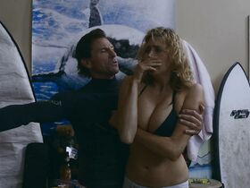 Эстелла Уоррен секси – Непригодный для свиданий (2019) #15