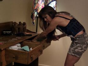 Ниа Пиплз секси – Нерассказанная история (2019) #4