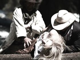 Карин Браунс голая – Однажды в Дэдвуде (2019) #15