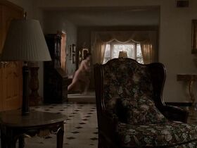 Патти Д’Арбанвиль голая – Клан Сопрано s05e04 (2004) #2