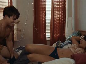 Софи Аллен секси – Керту (2015)