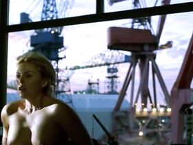 Пэтси Кензит голая – Единственная на свете (2002) #7