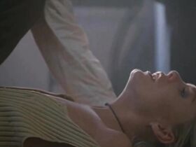 Пэтси Кензит секси – Полное затмение (1993) #9