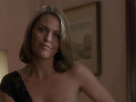 Пэтси Кензит секси – Во всем виноват посыльный (1992) #7