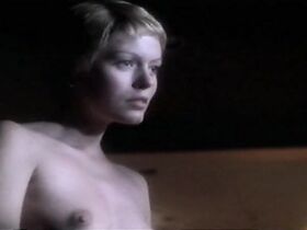 Пэтси Кензит голая – История Мии Фэрроу (1995) #6