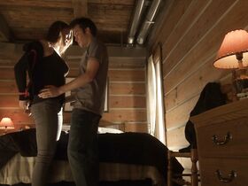 Линдси Шоу секси – Люби меня (2013) #2