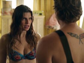 Лейк Белл секси – Благослови этот бардак s02e02 (2019) #9