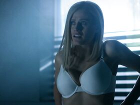 Оливия Тейлор Дадли секси – Волшебники s04e11 (2019) #9