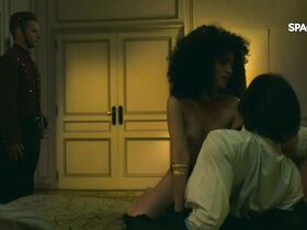 Натали Лланос голая – Монсон s01e06-07 (2019) #11