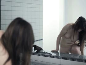 Кейт Лин Шейл голая – Радио Мэри (2017) #11