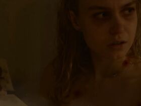 Пенелопа Митчелл секси – Квартира 212 (2017) #6