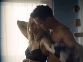 Кристен Белл секси – Вероника Марс s04e01 (2019) #4