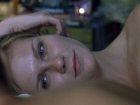 Кирстен Данст секси – Безумные и прекрасные (2001) #19