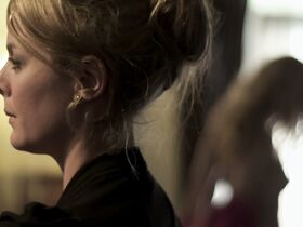 Эвелин Брошу голая – The Apartment (2012)