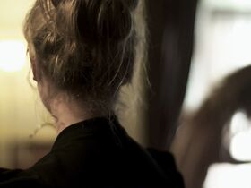 Эвелин Брошу голая – The Apartment (2012) #2