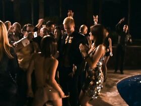 Моника Кис голая – Белые львы (2011) #12