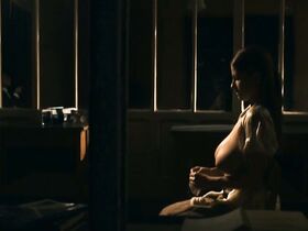 Моника Кис голая – Белые львы (2011) #6