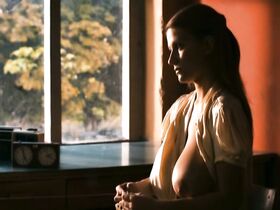 Моника Кис голая – Белые львы (2011) #8