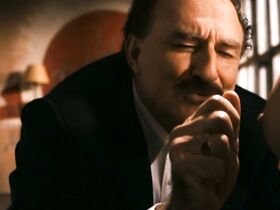 Моника Кис голая – Белые львы (2011) #9