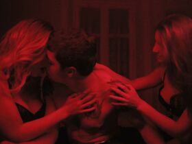 Лиз Солари секси – Стокгольмский синдром s01e09-10 (2016) #10