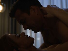 Сара Рафферти секси – Форс-мажоры s09e01 (2019)