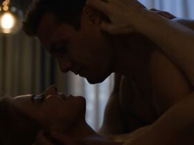 Сара Рафферти секси – Форс-мажоры s09e01 (2019) #2